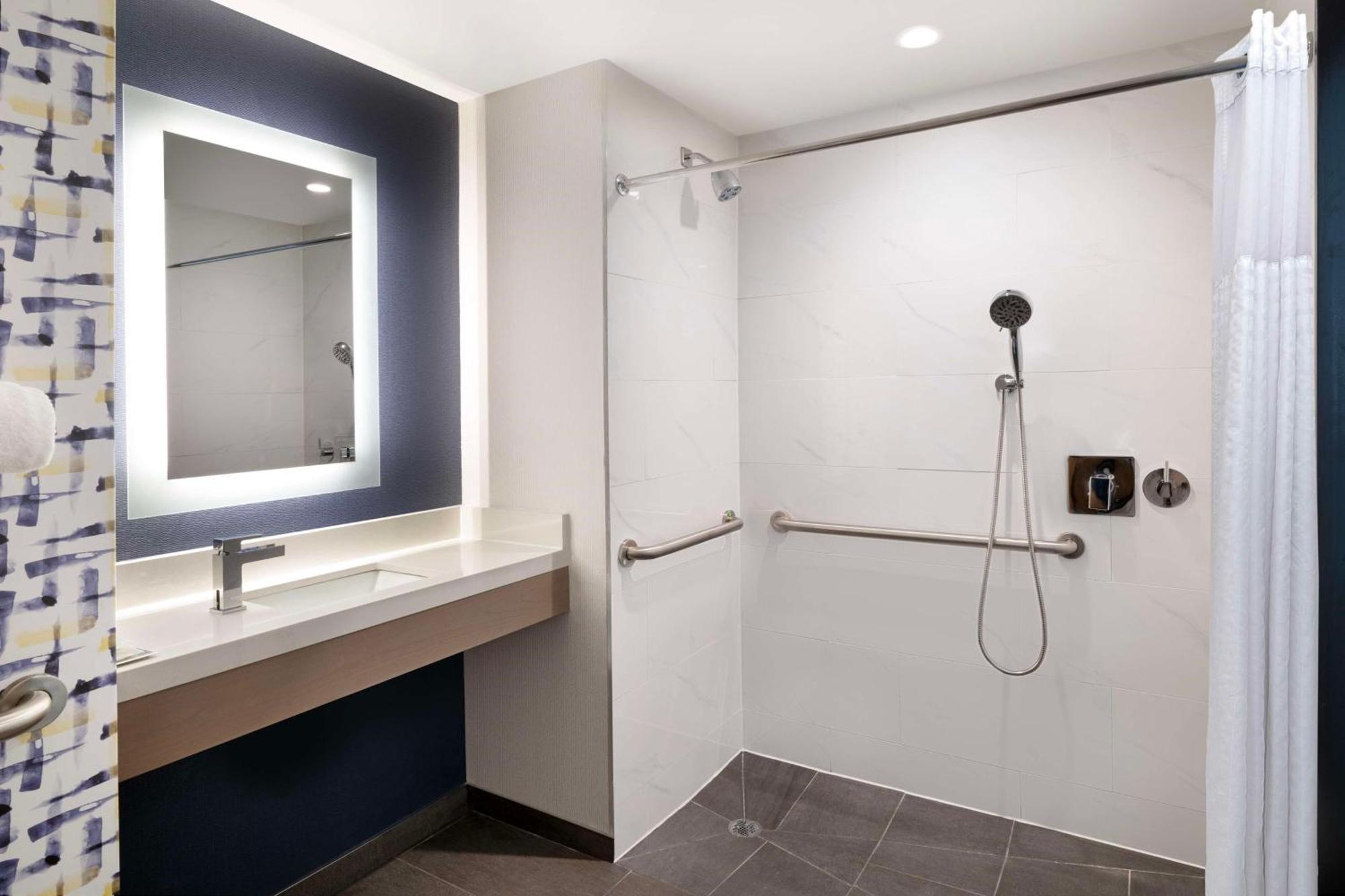 Doubletree By Hilton Long Island City, Ny New York Exterior photo