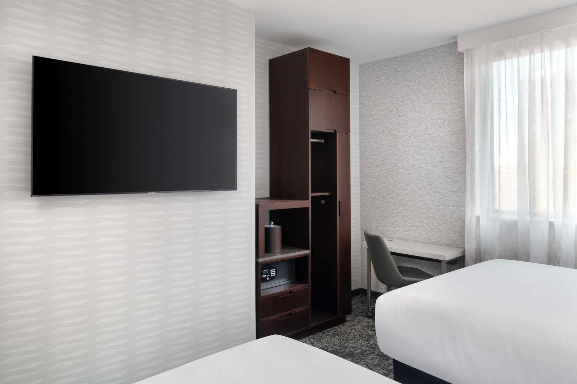 Doubletree By Hilton Long Island City, Ny New York Exterior photo